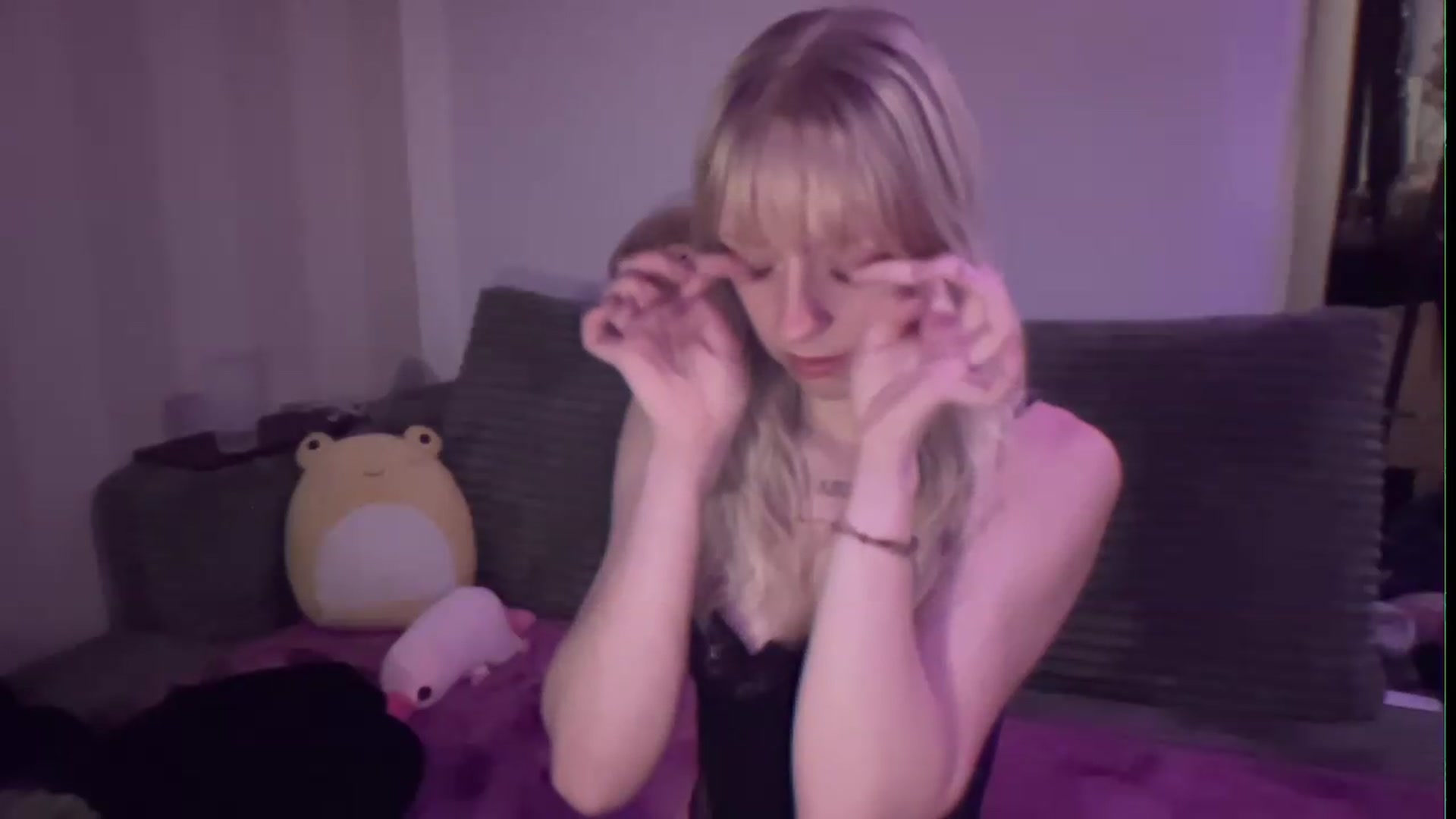 Gallery image thumbnail from PeachHaze's myfreecams stream on, 08/27/2026, 06:26 image 3 of 20
