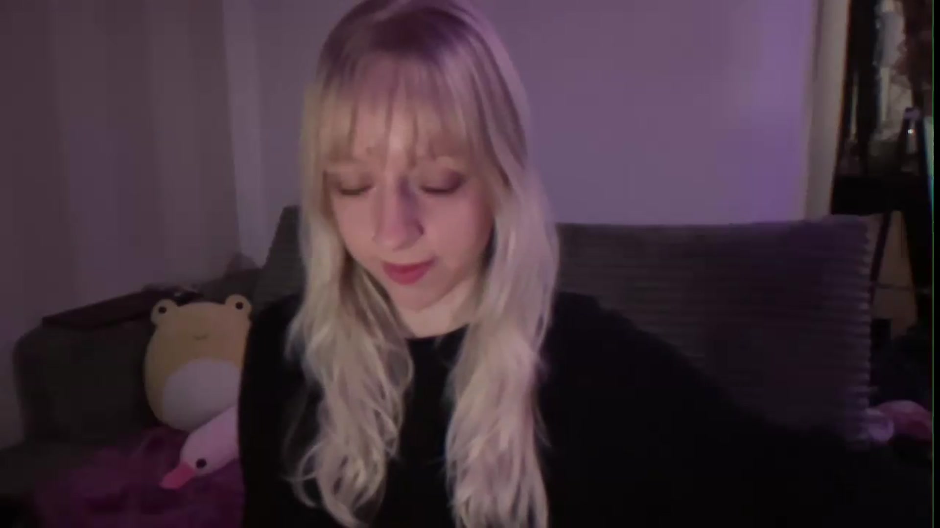 Gallery image thumbnail from PeachHaze's myfreecams stream on, 08/27/2026, 08:06 image 18 of 20