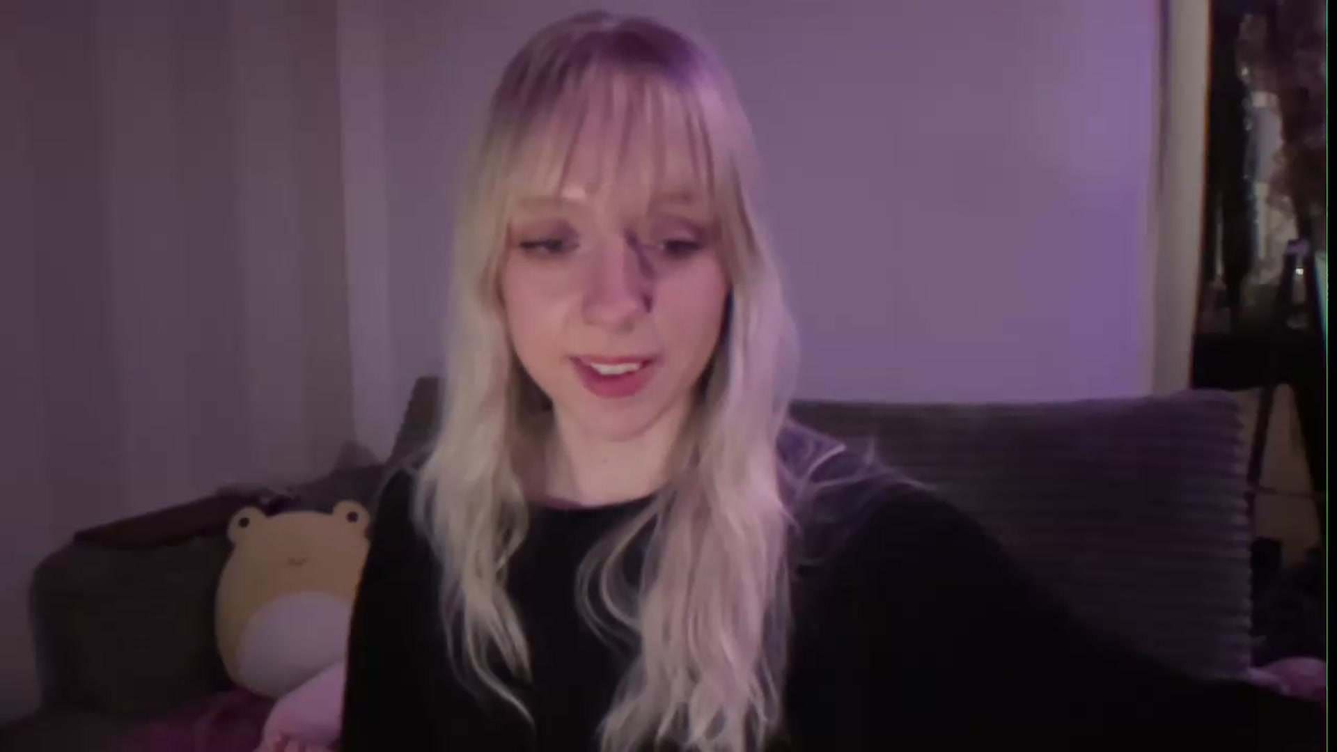 Gallery image thumbnail from PeachHaze's myfreecams stream on, 08/27/2026, 08:06 image 7 of 20