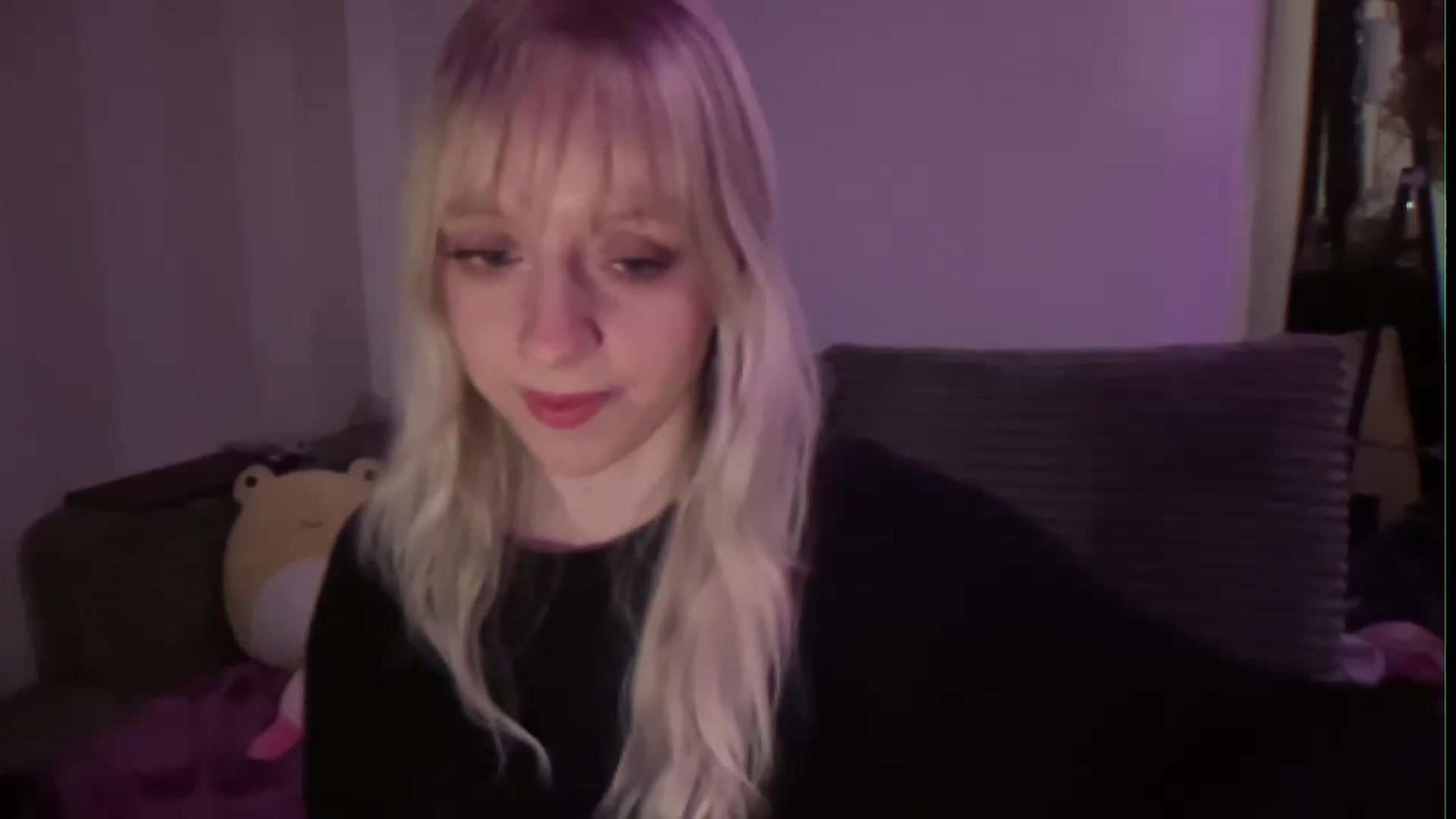 Gallery image thumbnail from PeachHaze's myfreecams stream on, 08/27/2026, 08:06 image 14 of 20
