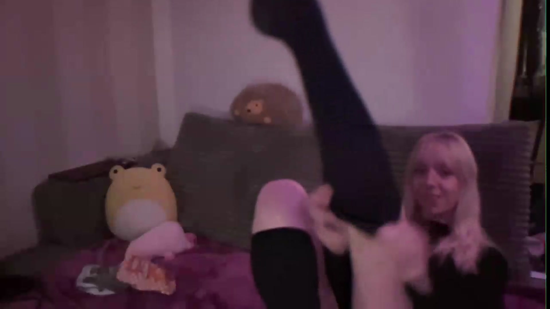 Gallery image thumbnail from PeachHaze's myfreecams stream on, 08/27/2026, 08:06 image 4 of 20