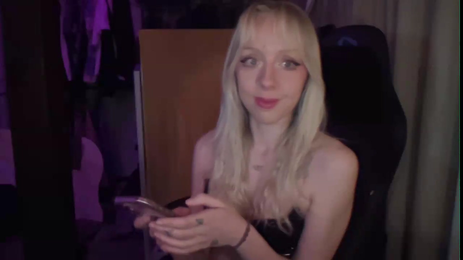 Gallery image thumbnail from PeachHaze's myfreecams stream on, 09/04/2026, 09:48 image 15 of 20