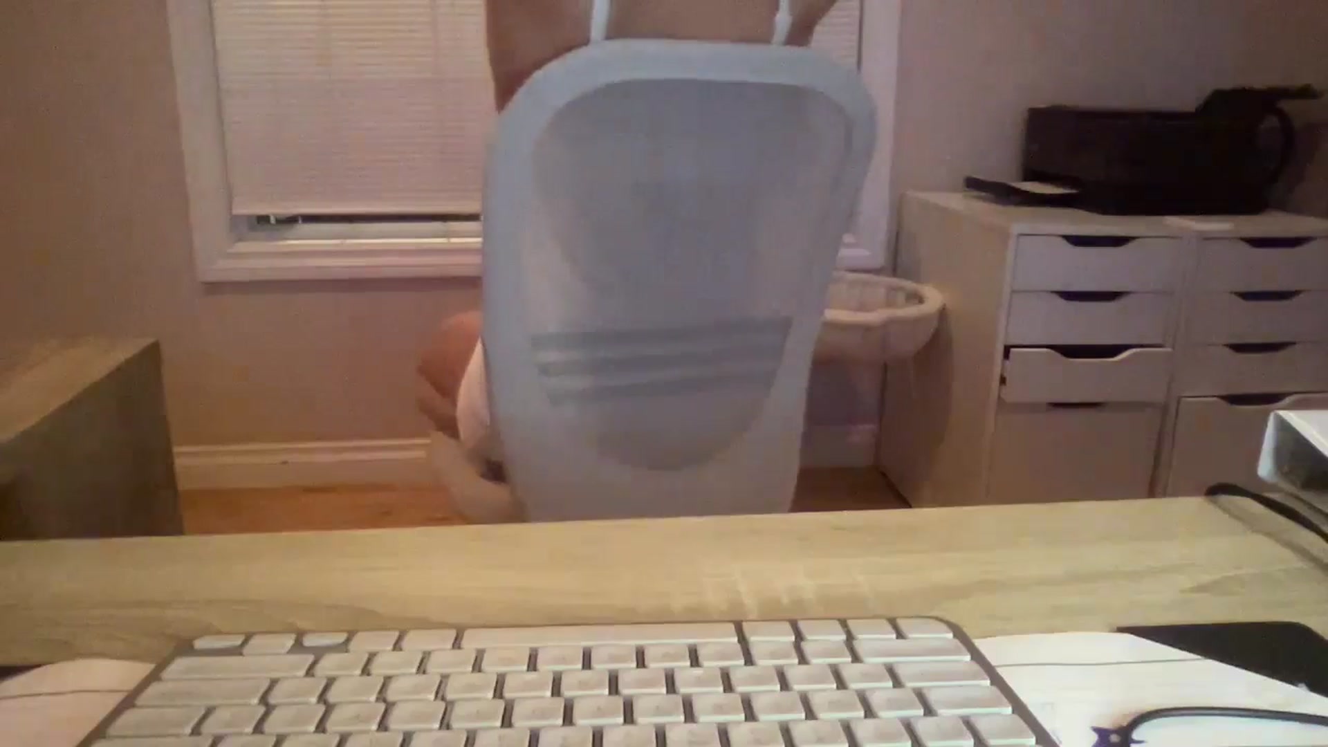 Gallery image thumbnail from Peachesacream's myfreecams stream on, 05/10/2024, 09:20 image 8 of 20