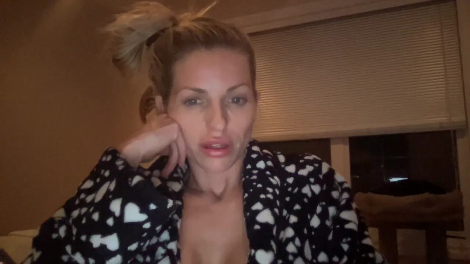 Gallery image thumbnail from Peachesacream's myfreecams stream on, 05/14/2024, 10:26 image 6 of 20