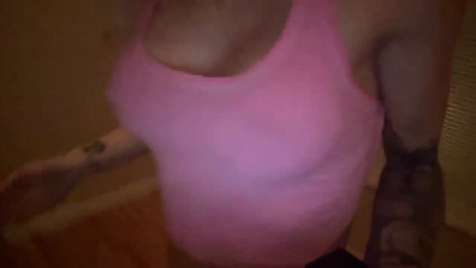Gallery image thumbnail from Peachesacream's myfreecams stream on, 05/16/2024, 09:52 image 18 of 20