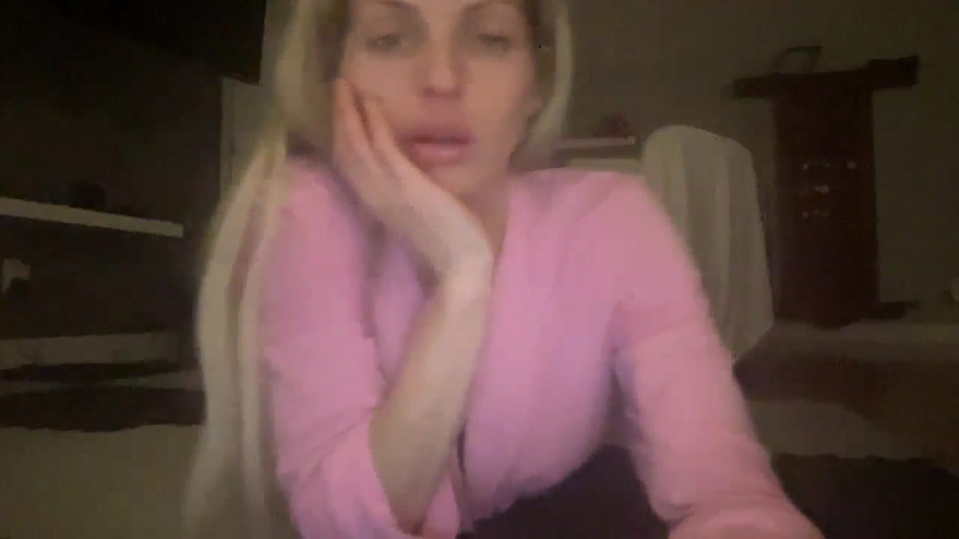 Gallery image thumbnail from Peachesacream's myfreecams stream on, 05/21/2024, 10:01 image 9 of 20