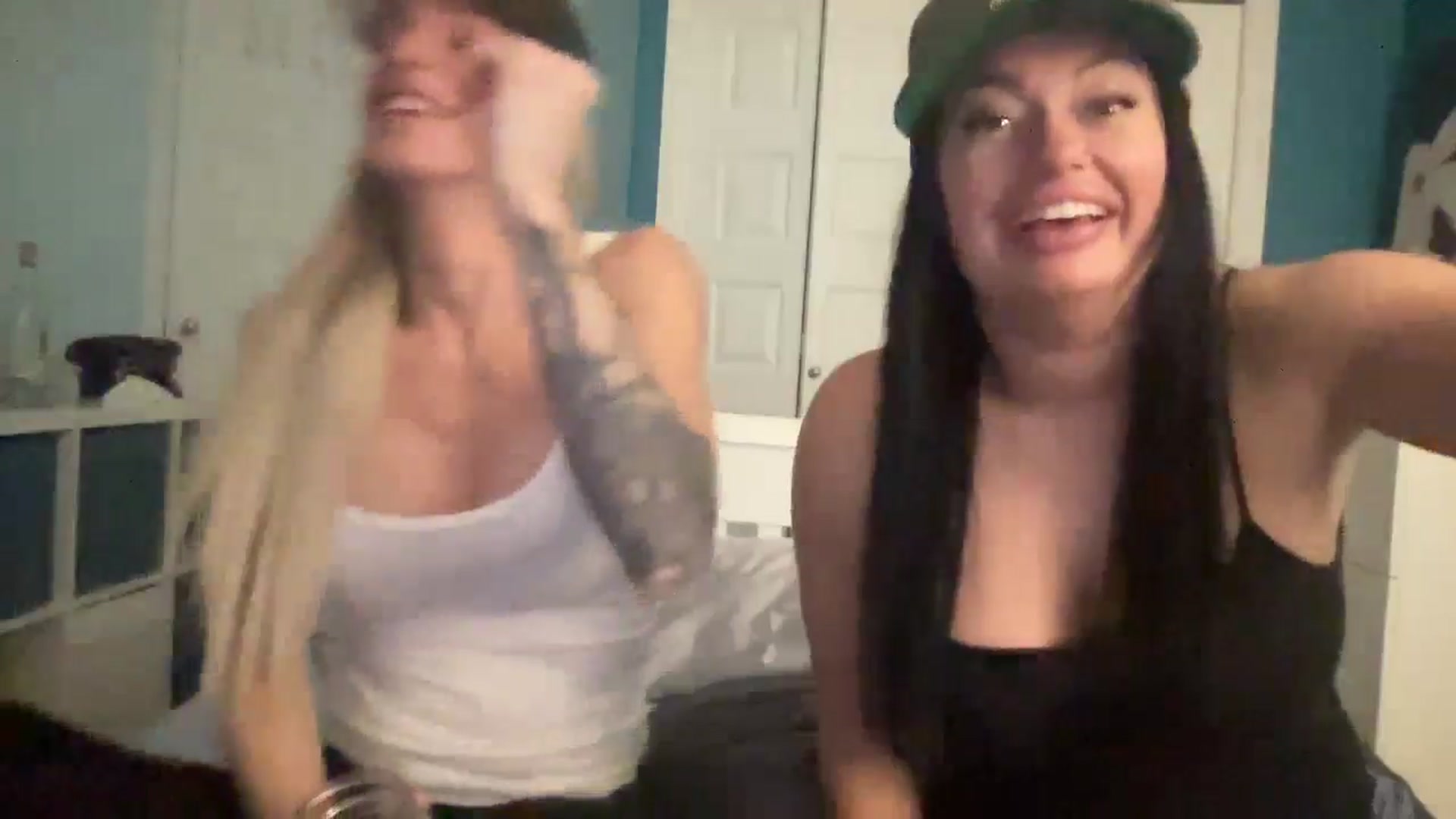 Gallery image thumbnail from Peachesacream's myfreecams stream on, 05/27/2024, 09:14 image 14 of 20