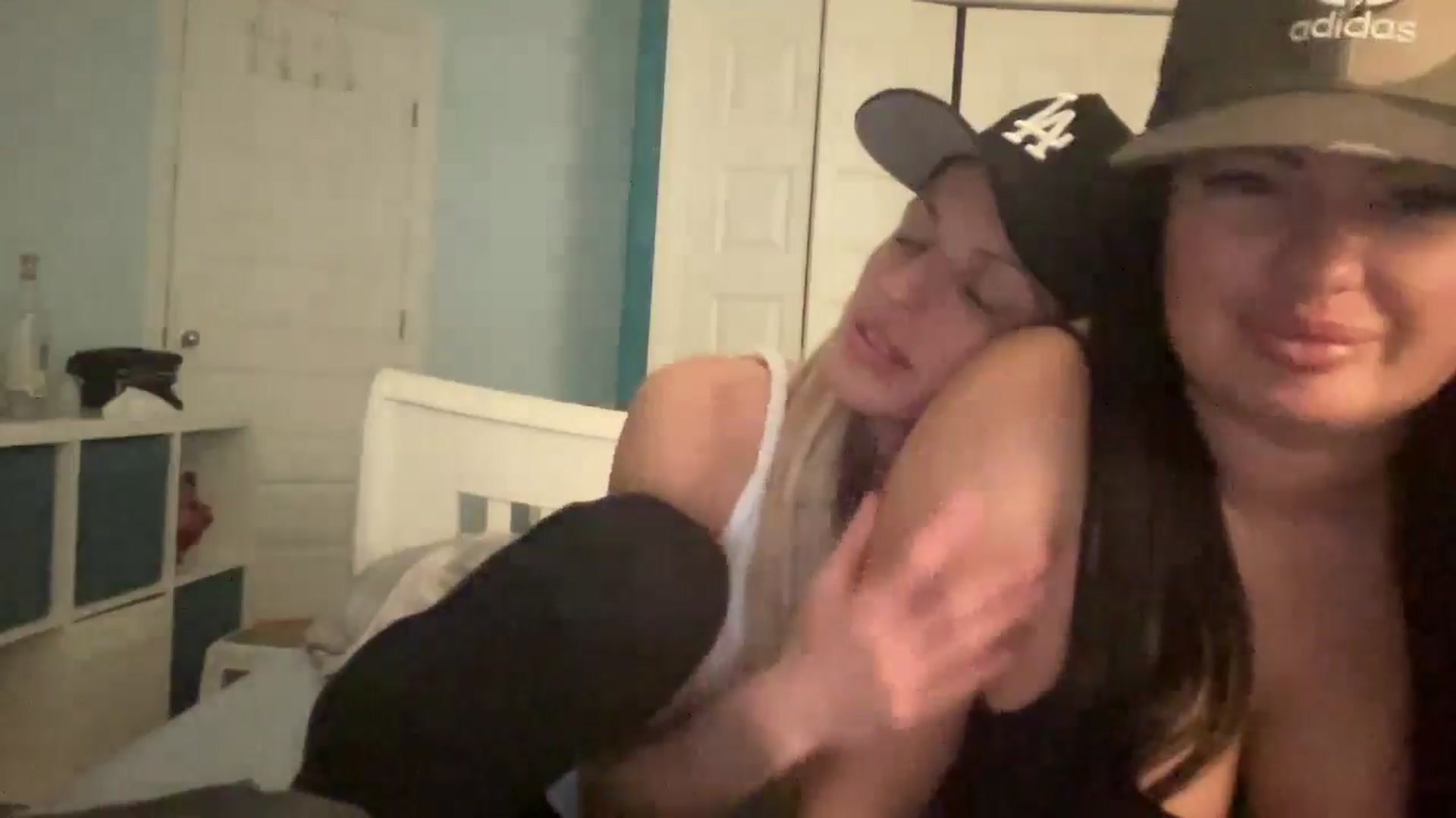 Gallery image thumbnail from Peachesacream's myfreecams stream on, 05/27/2024, 09:14 image 3 of 20