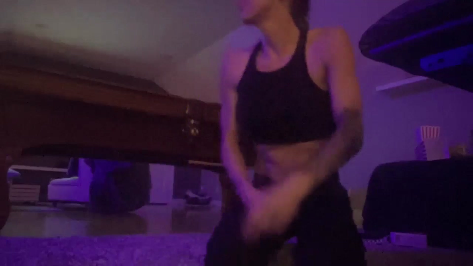 Gallery image thumbnail from Peachesacream's myfreecams stream on, 06/06/2024, 08:44 image 8 of 20