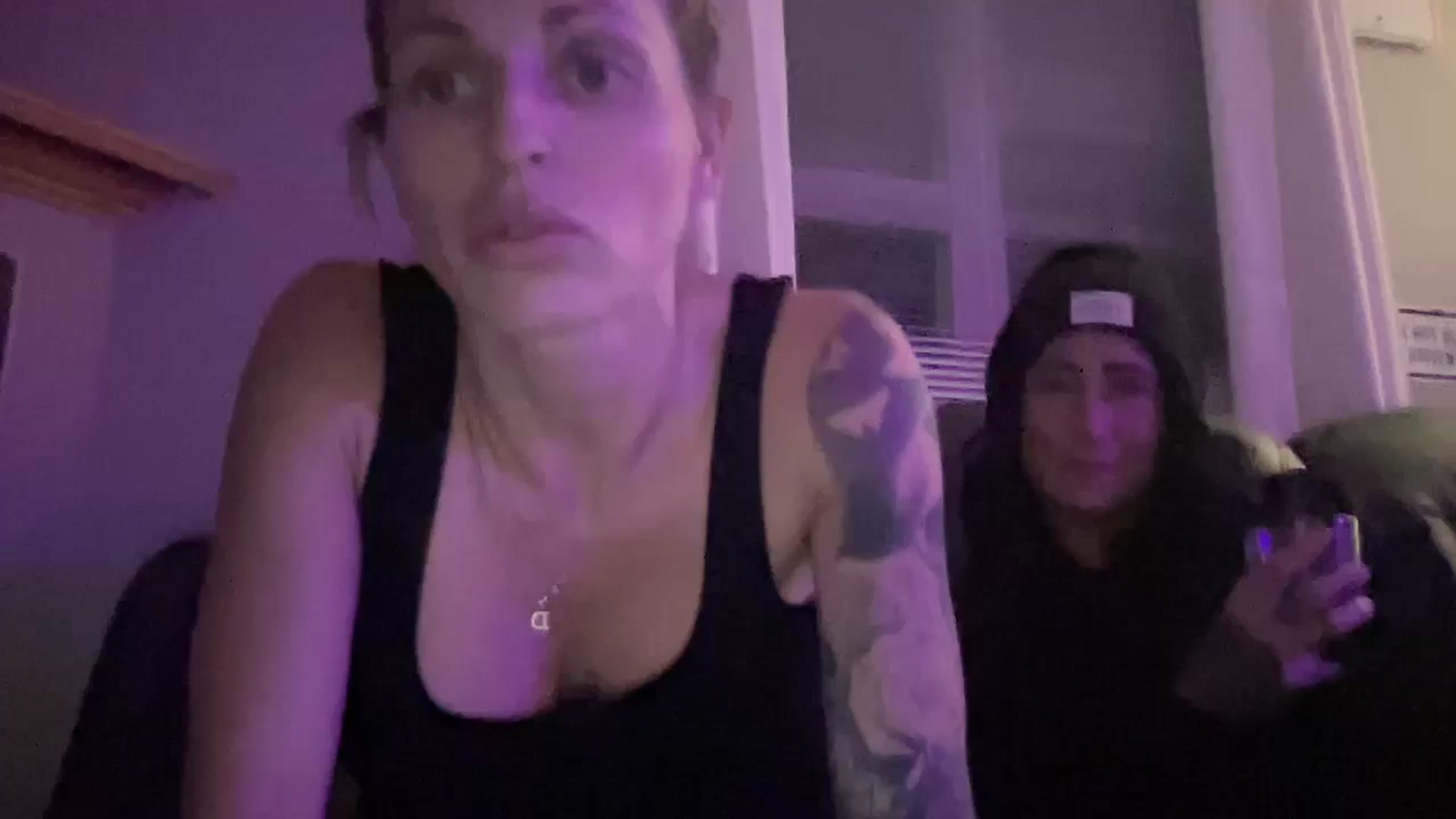 Gallery image thumbnail from Peachesacream's myfreecams stream on, 10/20/2024, 08:51 image 11 of 20
