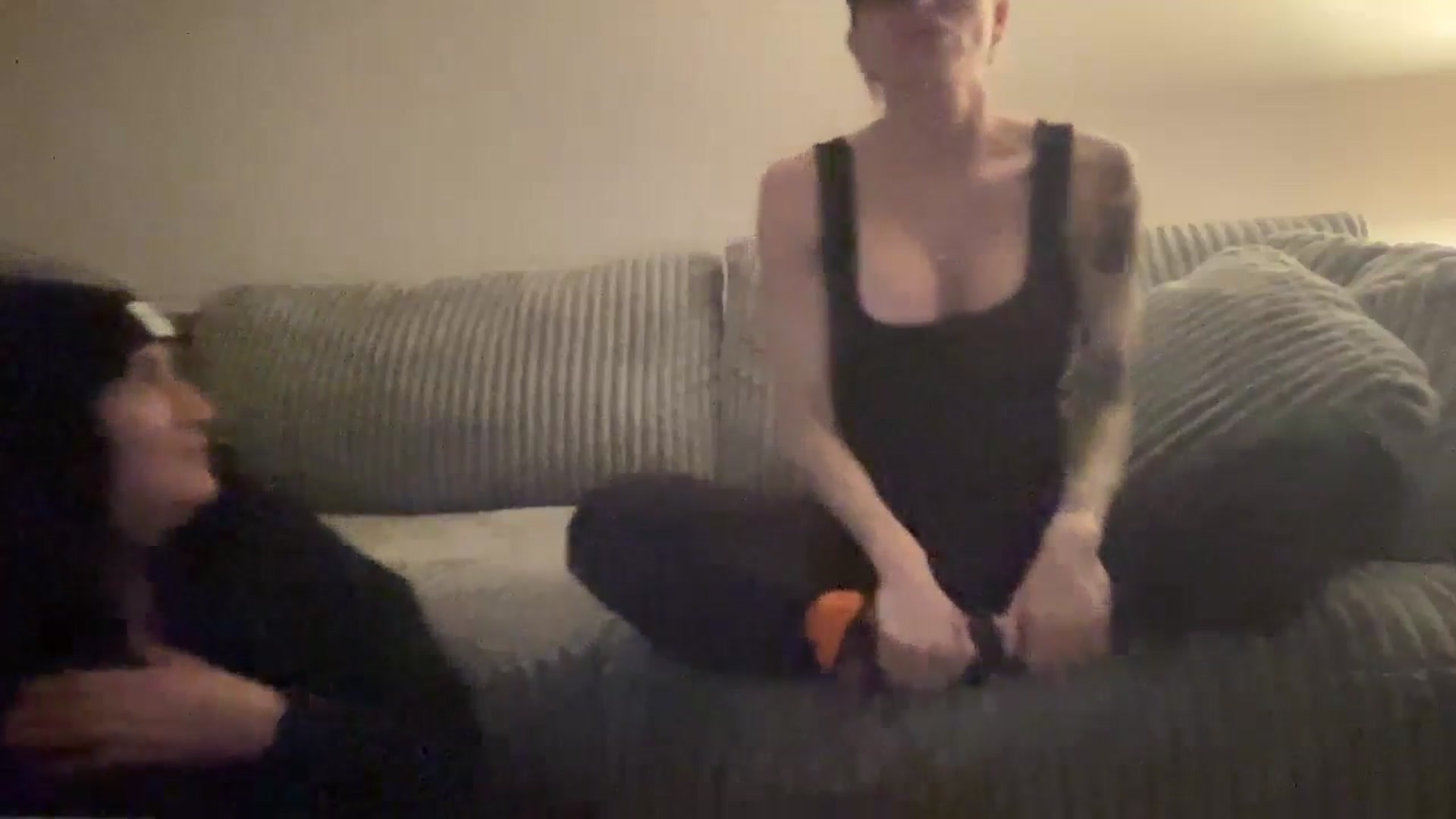 Gallery image thumbnail from Peachesacream's myfreecams stream on, 10/20/2024, 10:44 image 3 of 20
