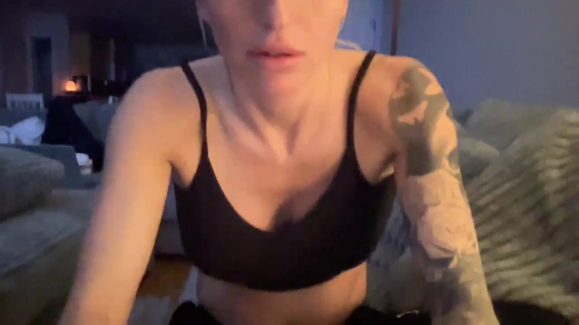 Gallery image thumbnail from Peachesacream's myfreecams stream on, 11/02/2024, 09:05 image 8 of 20