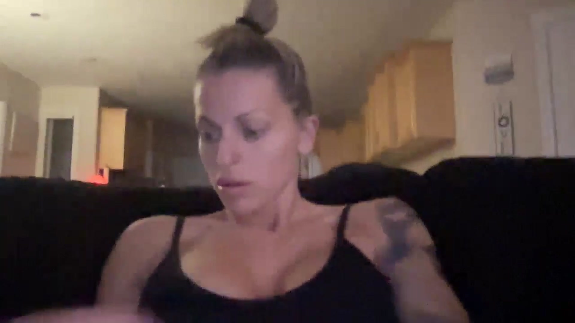 Gallery image thumbnail from Peachesacream's myfreecams stream on, 11/06/2024, 08:04 image 18 of 20
