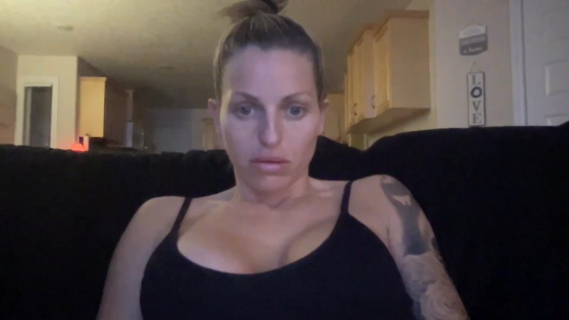 Gallery image thumbnail from Peachesacream's myfreecams stream on, 11/06/2024, 08:45 image 6 of 20