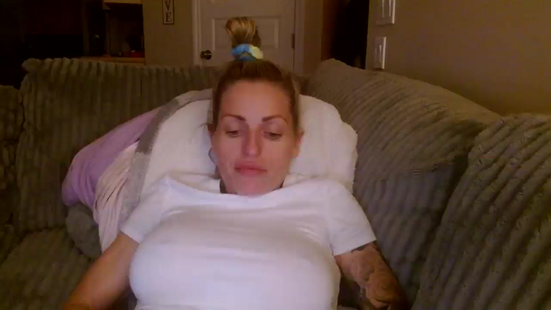 Gallery image thumbnail from Peachesacream's myfreecams stream on, 12/16/2024, 09:51 image 1 of 20
