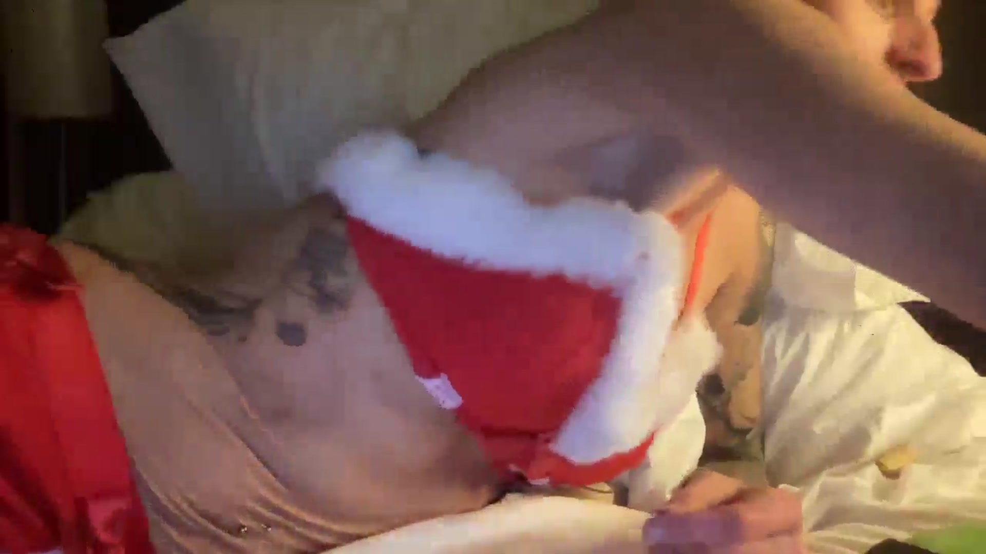 Gallery image thumbnail from Peachesacream's myfreecams stream on, 12/25/2024, 08:17 image 4 of 20