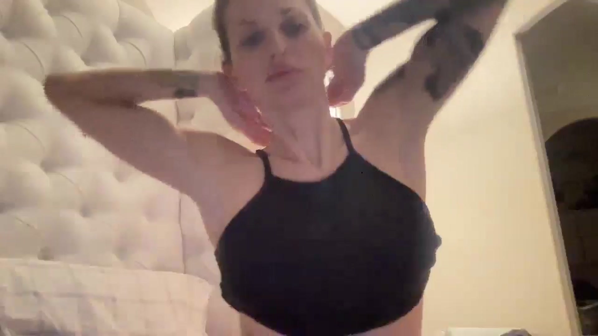 Gallery image thumbnail from Peachesacream's myfreecams stream on, 12/30/2024, 08:31 image 12 of 20