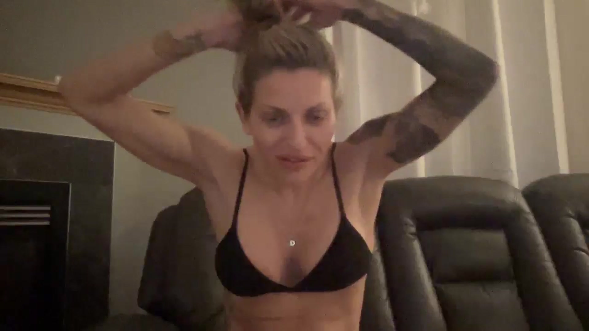 Gallery image thumbnail from Peachesacream's myfreecams stream on, 01/02/2025, 08:15 image 8 of 20
