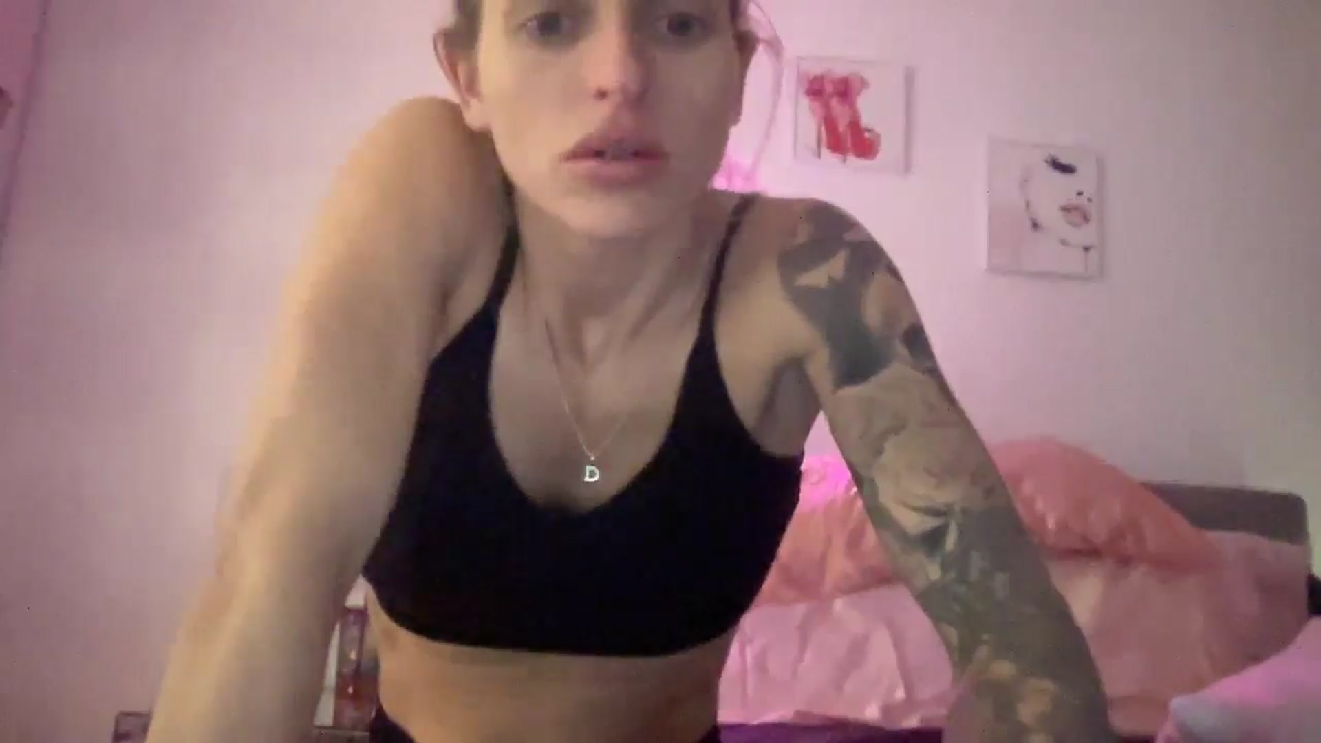 Gallery image thumbnail from Peachesacream's myfreecams stream on, 01/05/2025, 10:17 image 14 of 20