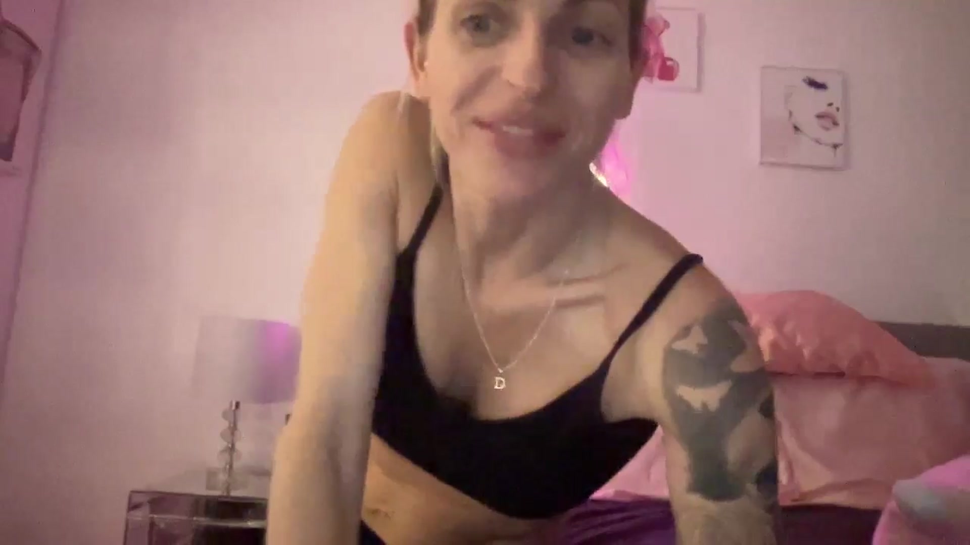 Gallery image thumbnail from Peachesacream's myfreecams stream on, 01/05/2025, 10:17 image 13 of 20