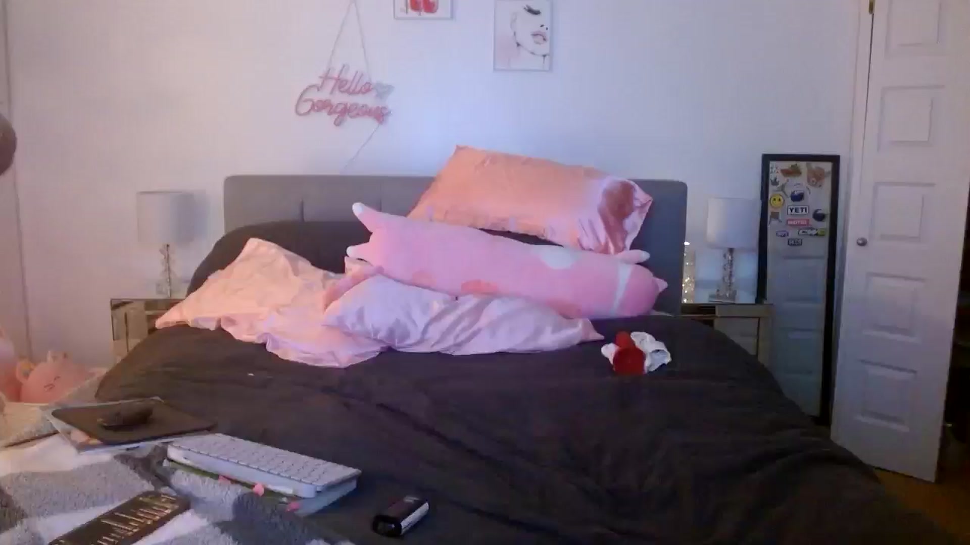 Gallery image thumbnail from Peachesacream's myfreecams stream on, 01/06/2025, 11:28 image 9 of 20
