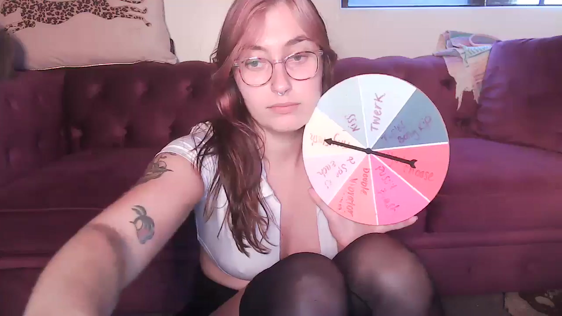 Gallery image thumbnail from PeacheznCream's myfreecams stream on, 08/11/2024, 15:40 image 3 of 20