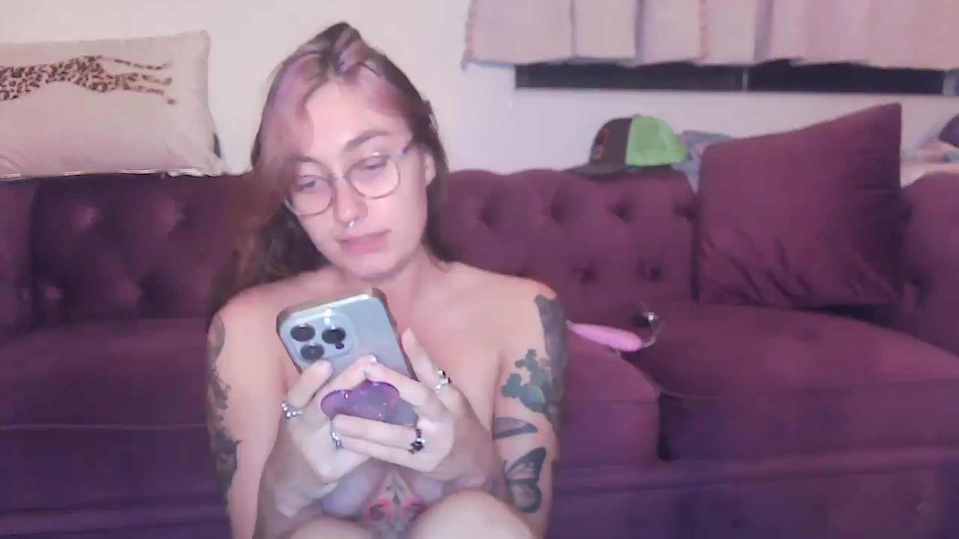 Gallery image thumbnail from PeacheznCream's myfreecams stream on, 08/12/2024, 08:11 image 11 of 20