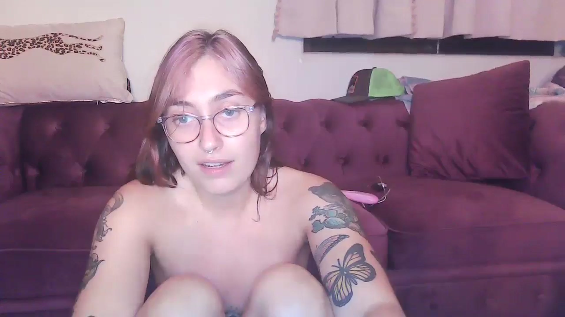 Gallery image thumbnail from PeacheznCream's myfreecams stream on, 08/12/2024, 08:11 image 7 of 20