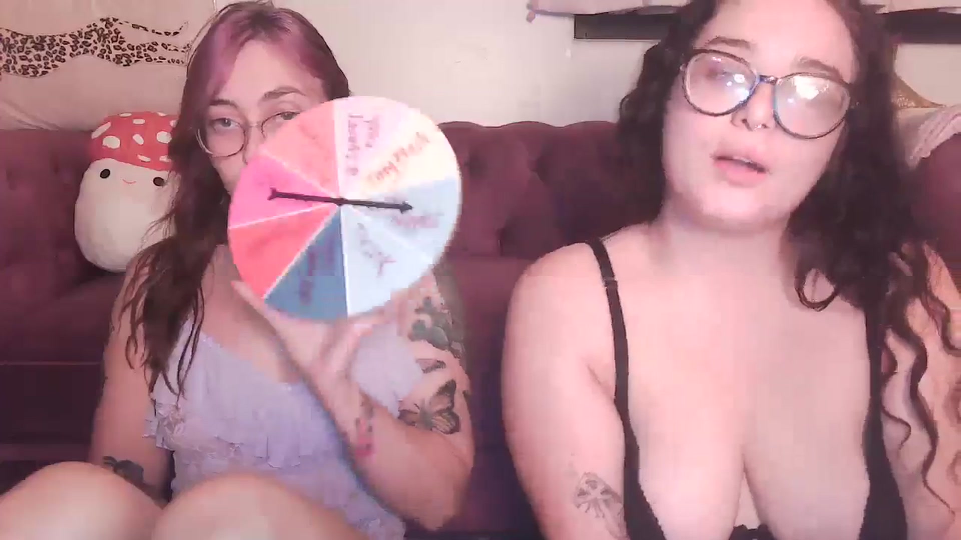 Gallery image thumbnail from PeacheznCream's myfreecams stream on, 08/16/2024, 07:55 image 3 of 20