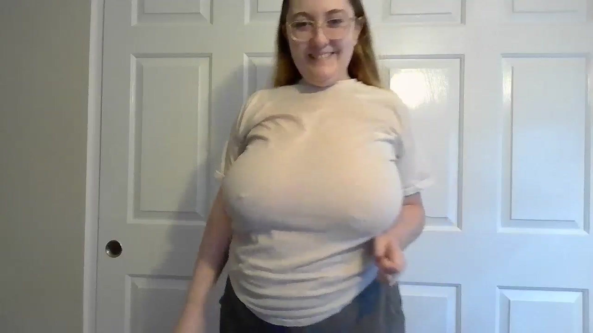 Gallery image thumbnail from Peachie's myfreecams stream on, 10/12/2024, 21:50 image 13 of 20