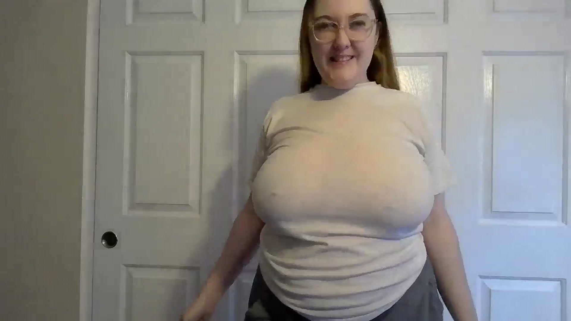 Gallery image thumbnail from Peachie's myfreecams stream on, 10/12/2024, 21:50 image 15 of 20