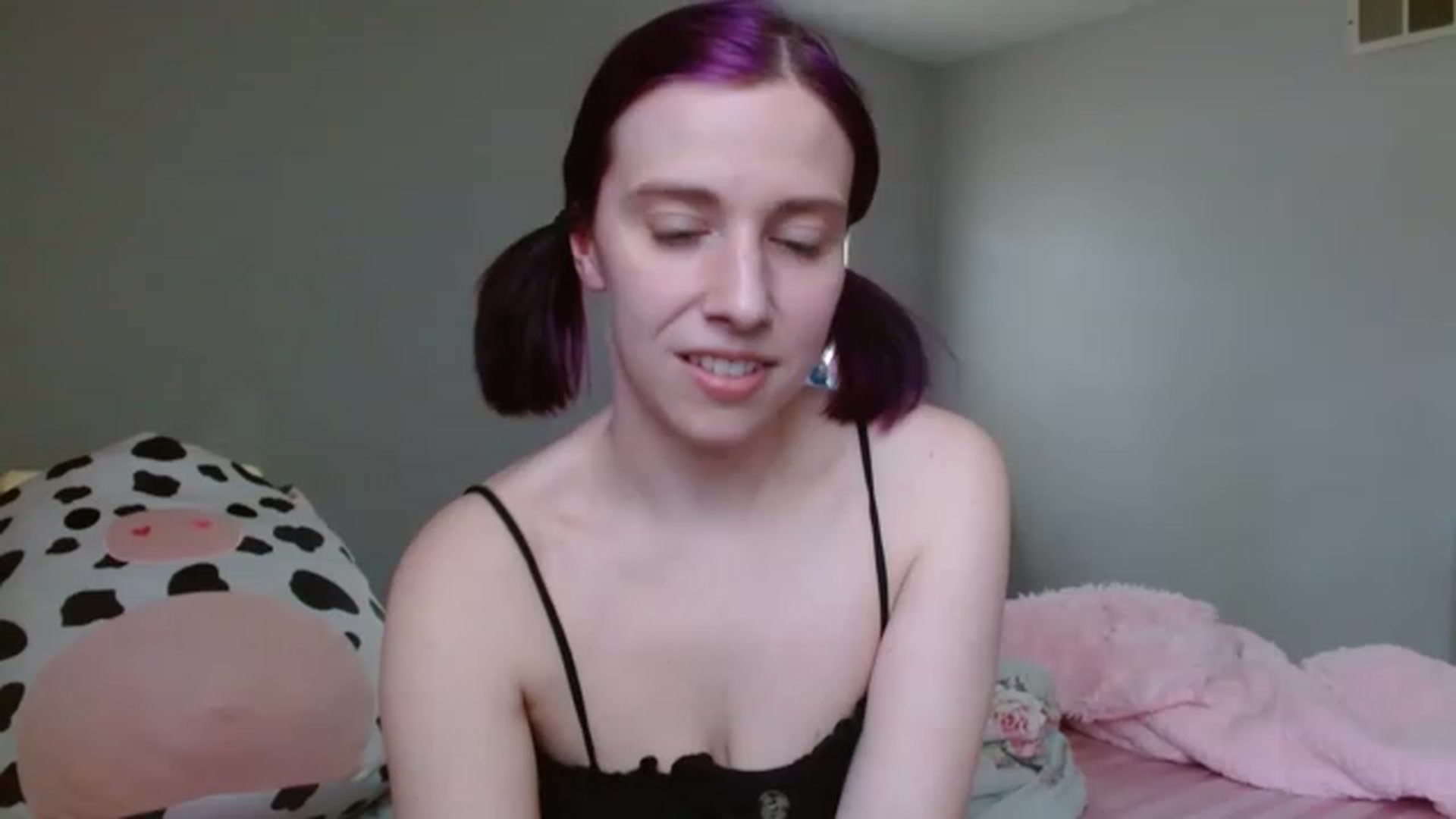Gallery image thumbnail from PeachxPoptart's myfreecams stream on, 04/02/2023, 18:53 image 7 of 20
