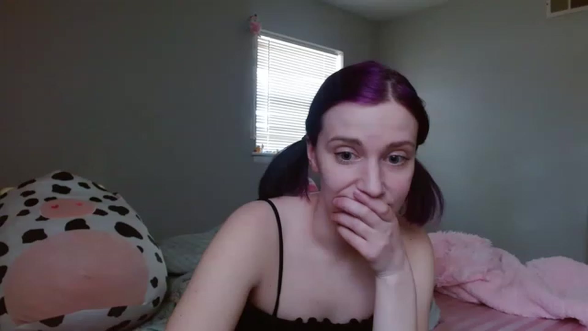 Gallery image thumbnail from PeachxPoptart's myfreecams stream on, 04/02/2023, 18:53 image 19 of 20