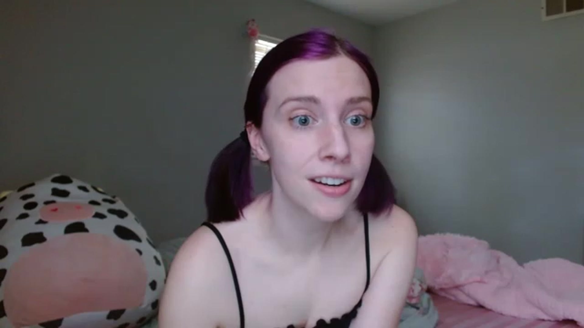 Gallery image thumbnail from PeachxPoptart's myfreecams stream on, 04/02/2023, 18:53 image 16 of 20