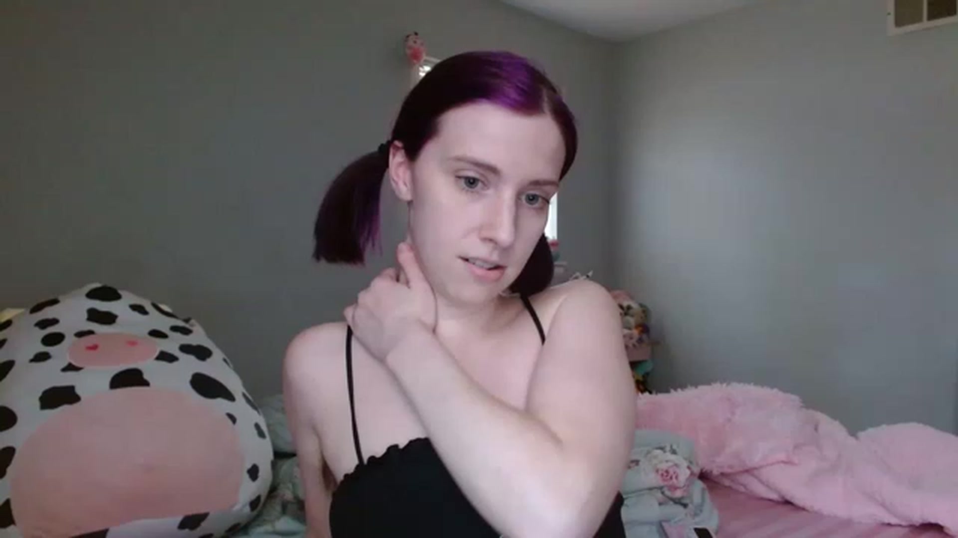 Gallery image thumbnail from PeachxPoptart's myfreecams stream on, 04/02/2023, 18:53 image 12 of 20