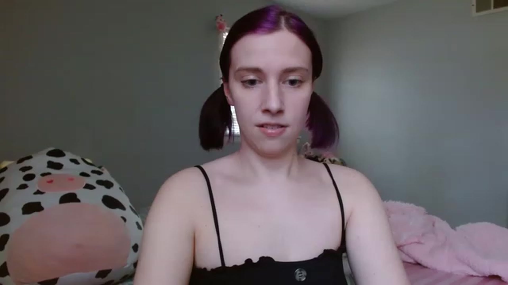 Gallery image thumbnail from PeachxPoptart's myfreecams stream on, 04/02/2023, 18:53 image 10 of 20