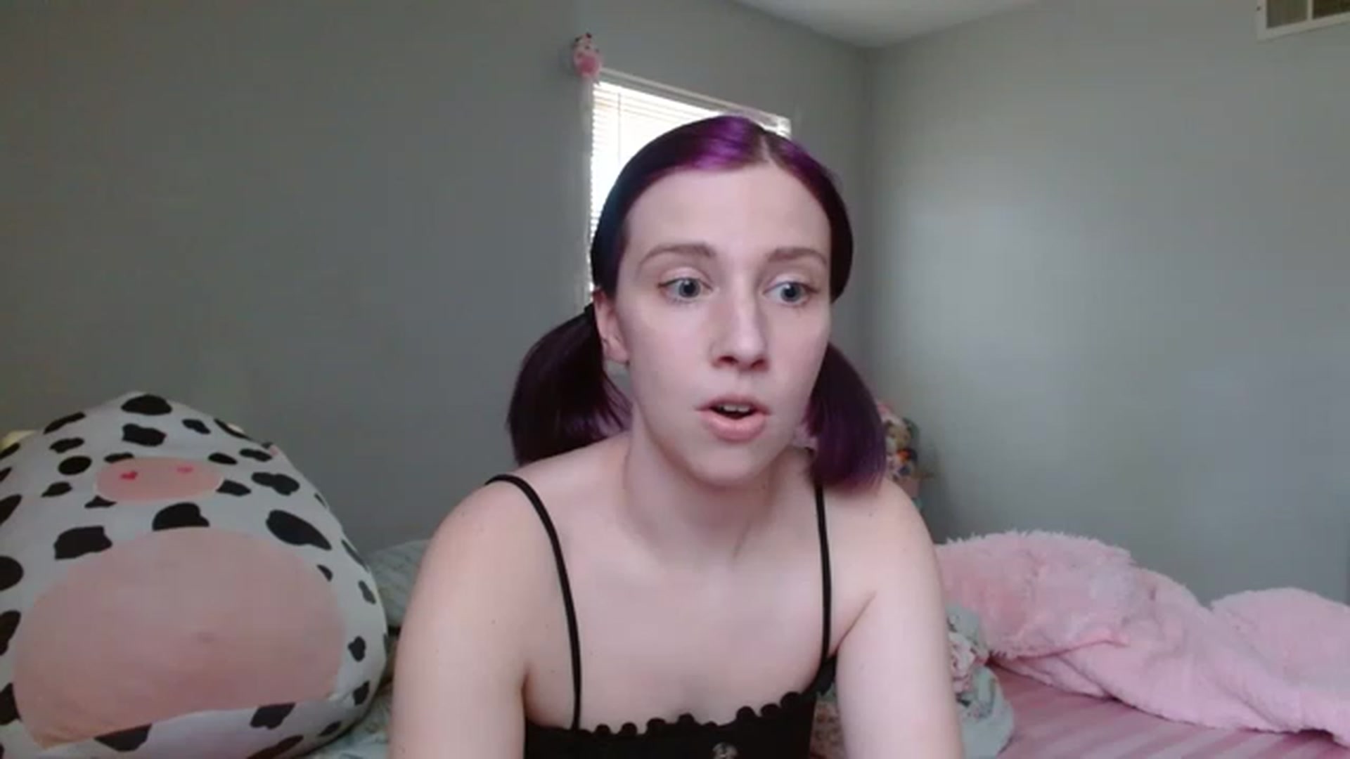 Gallery image thumbnail from PeachxPoptart's myfreecams stream on, 04/02/2023, 18:53 image 14 of 20