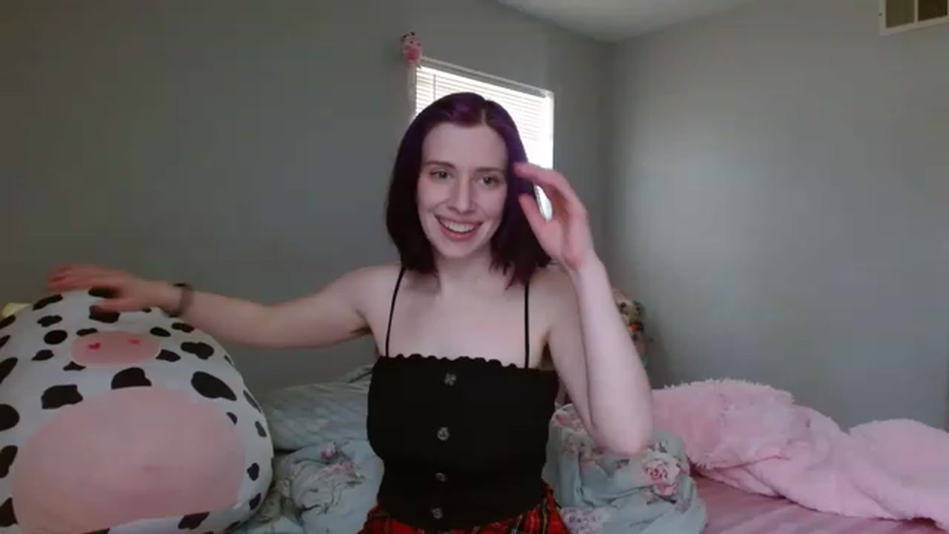 Gallery image thumbnail from PeachxPoptart's myfreecams stream on, 04/02/2023, 18:53 image 2 of 20