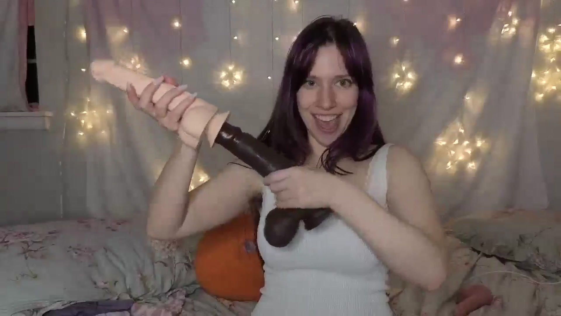 Gallery image thumbnail from PeachxPoptart's myfreecams stream on, 05/08/2026, 05:31 image 16 of 20