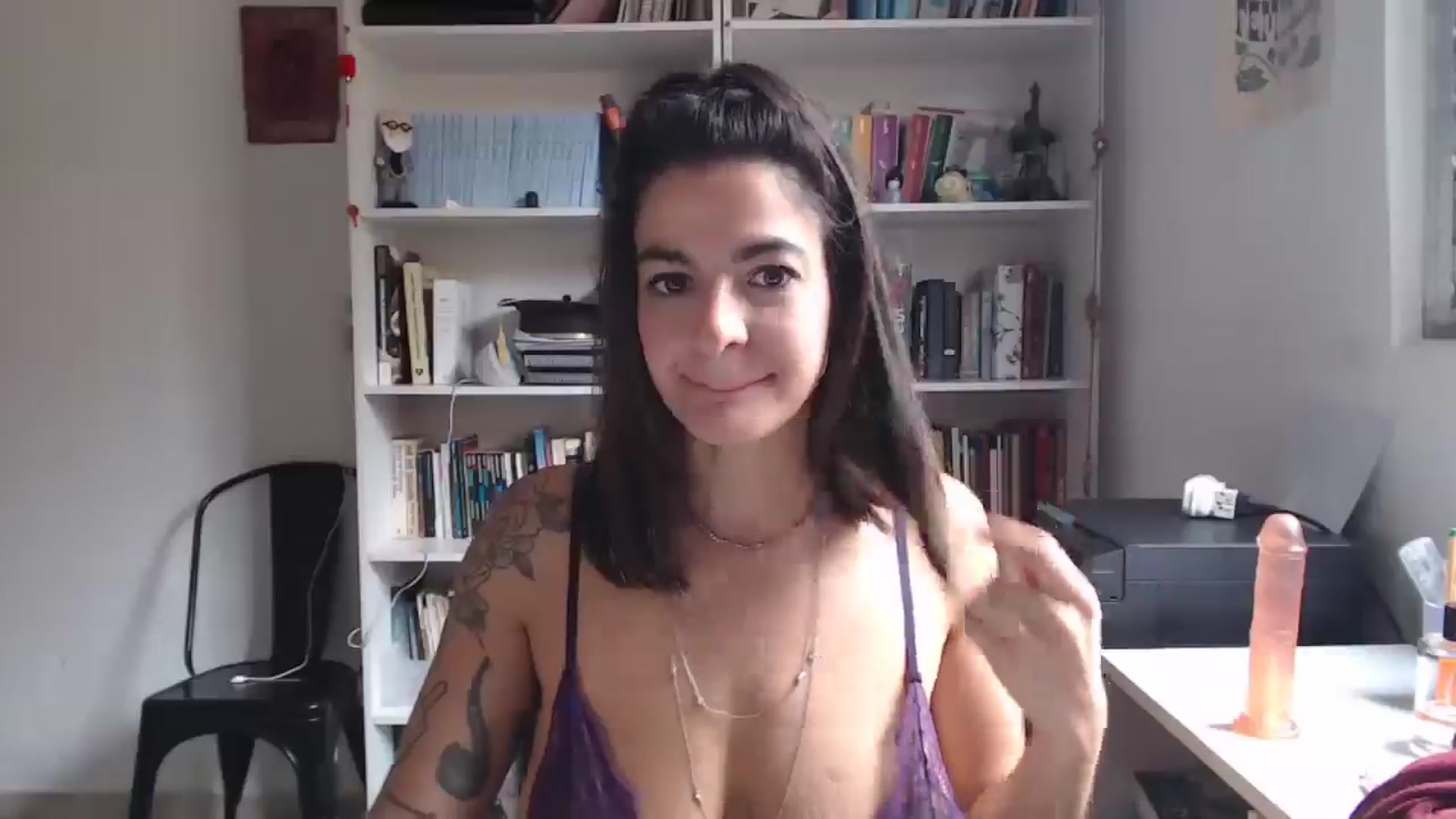 Gallery image thumbnail from Peachy1380's myfreecams stream on, 04/27/2025, 14:11 image 6 of 20