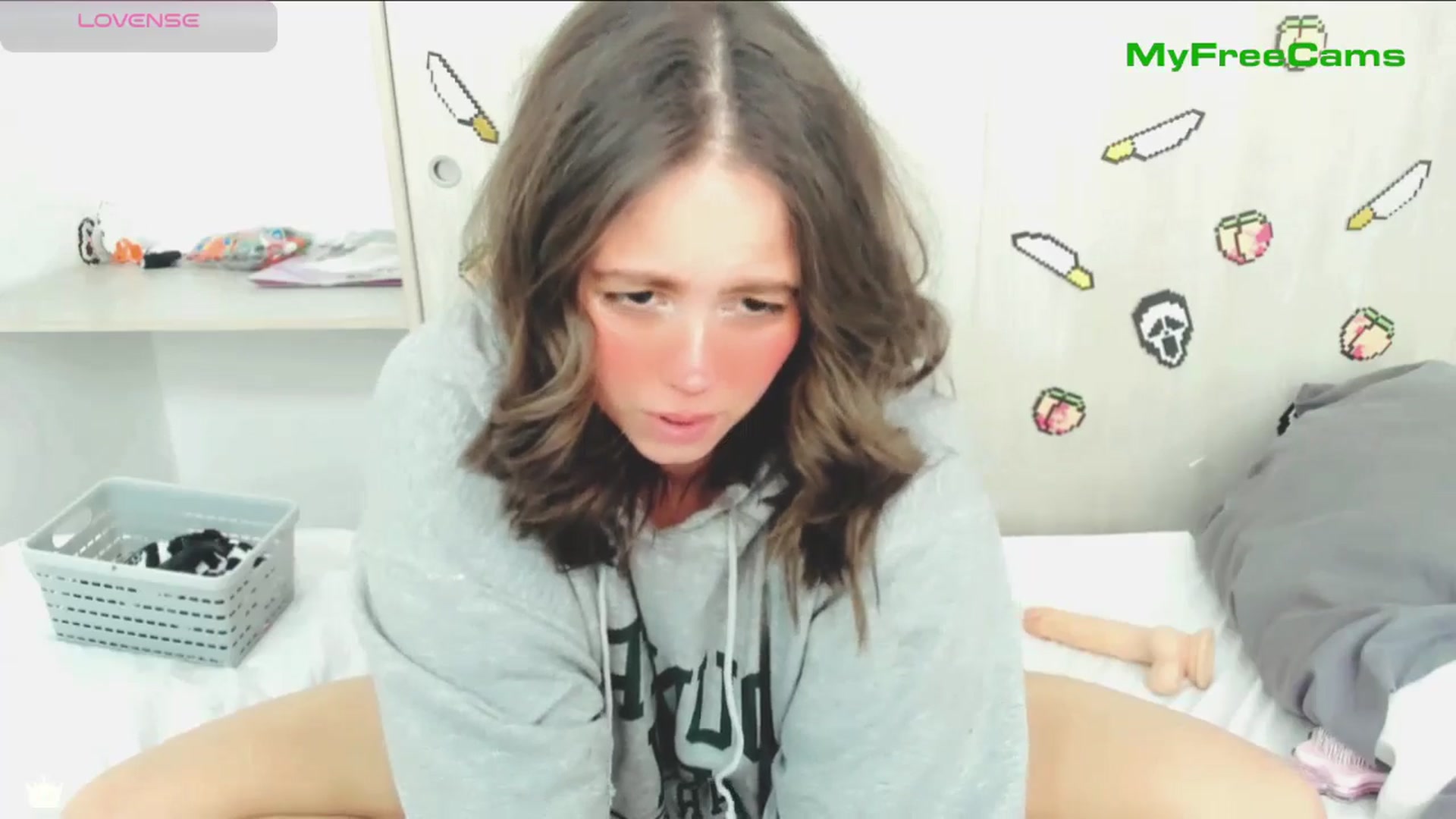 Gallery image thumbnail from PeachyBlade's myfreecams stream on, 11/11/2025, 21:13 image 11 of 20