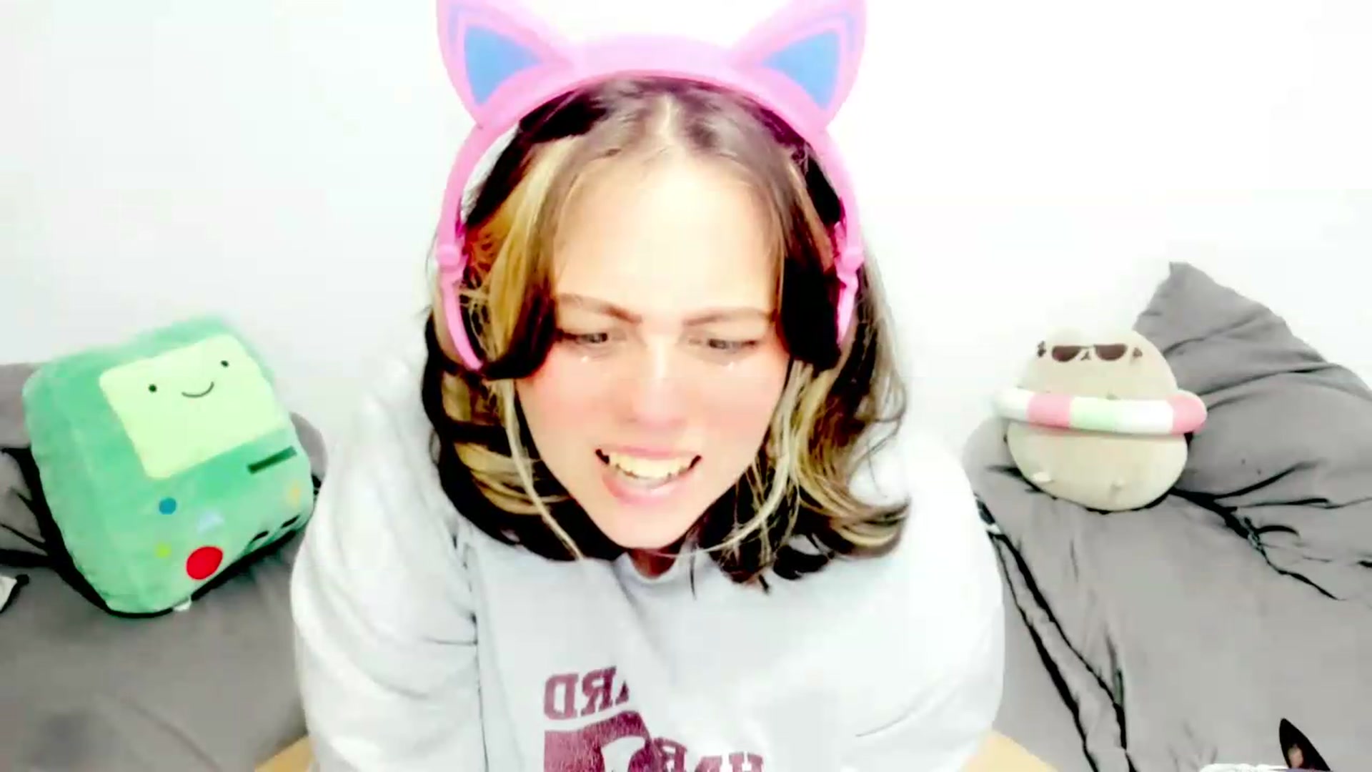 Gallery image thumbnail from PeachyBlade's myfreecams stream on, 08/09/2026, 24:24 image 18 of 20