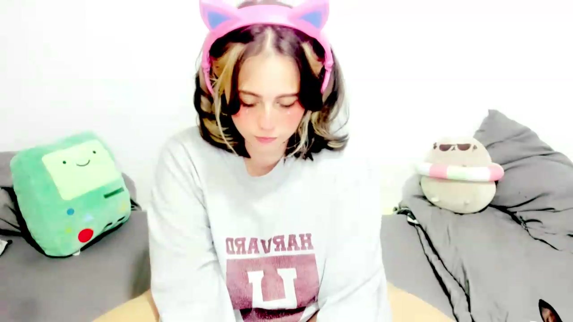 Gallery image thumbnail from PeachyBlade's myfreecams stream on, 08/09/2026, 24:24 image 9 of 20