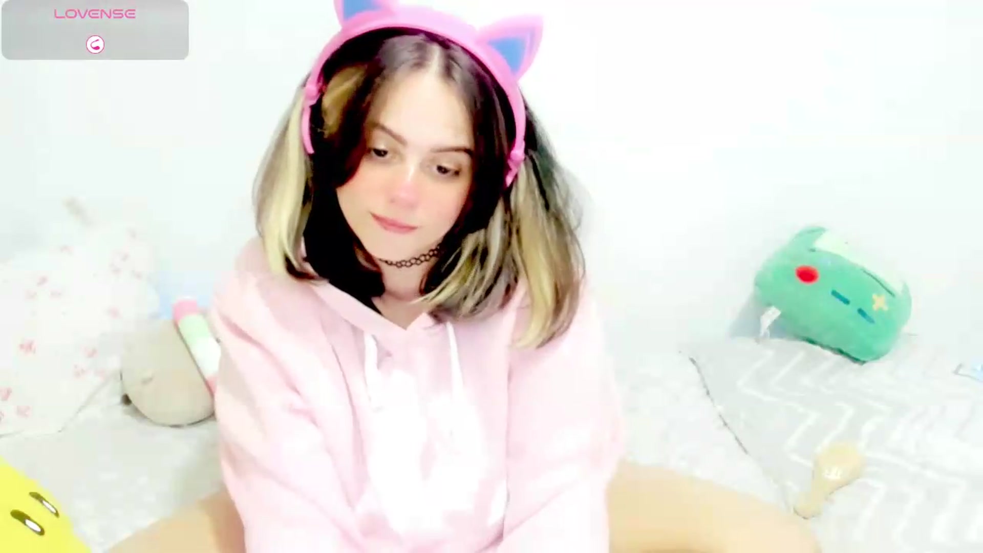 Gallery image thumbnail from PeachyBlade's myfreecams stream on, 08/30/2026, 24:45 image 13 of 20