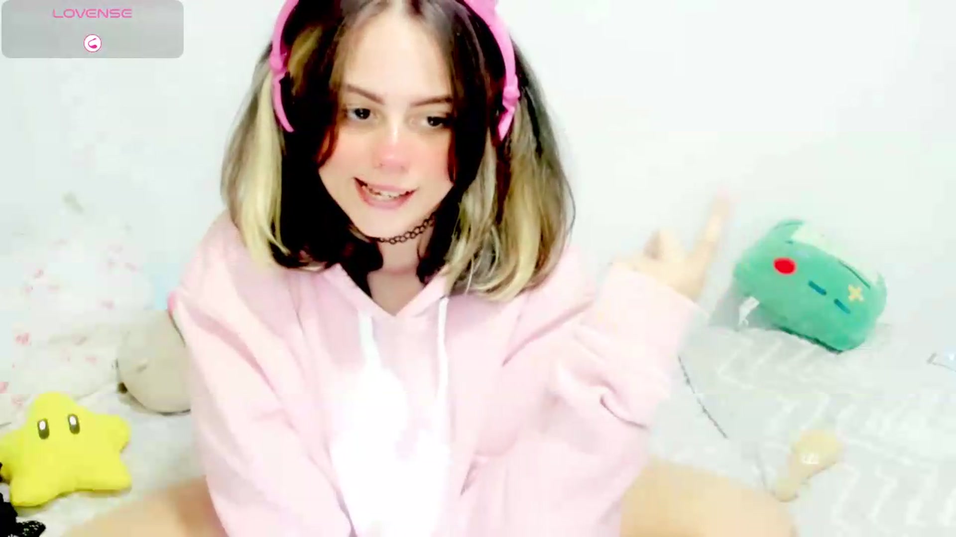Gallery image thumbnail from PeachyBlade's myfreecams stream on, 08/30/2026, 24:45 image 8 of 20