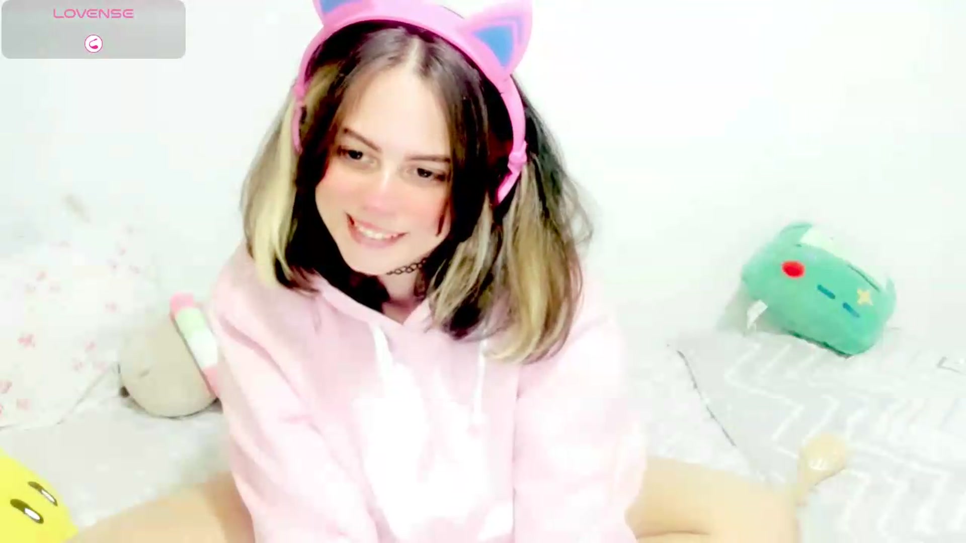 Gallery image thumbnail from PeachyBlade's myfreecams stream on, 08/30/2026, 24:45 image 10 of 20