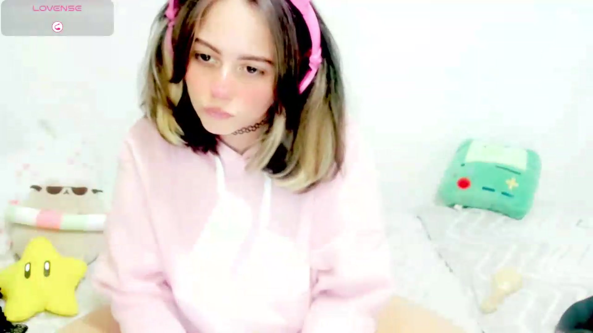 Gallery image thumbnail from PeachyBlade's myfreecams stream on, 08/30/2026, 24:45 image 3 of 20