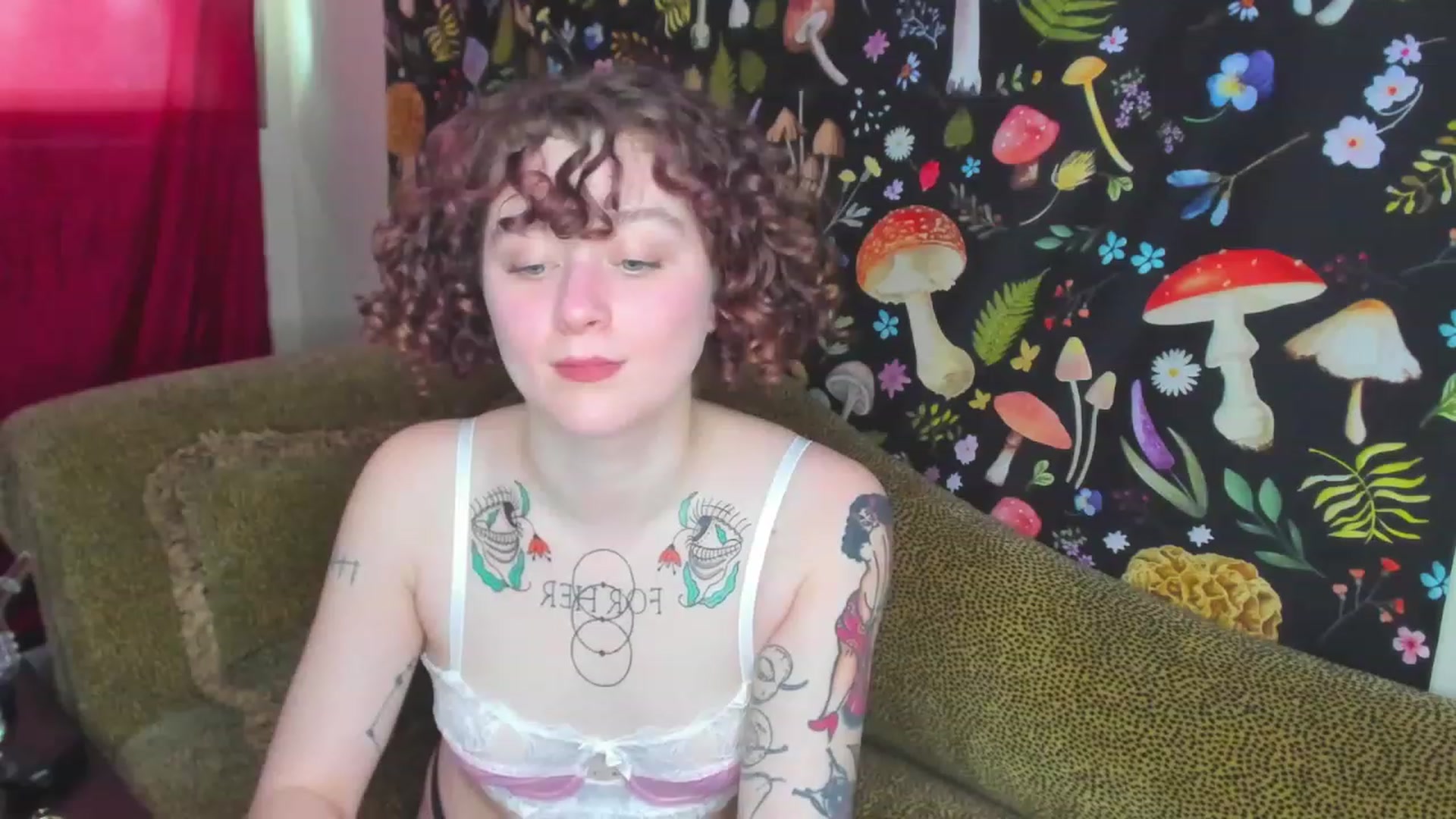 Gallery image thumbnail from PeachyQueen_'s myfreecams stream on, 12/21/2022, 18:33 image 4 of 20