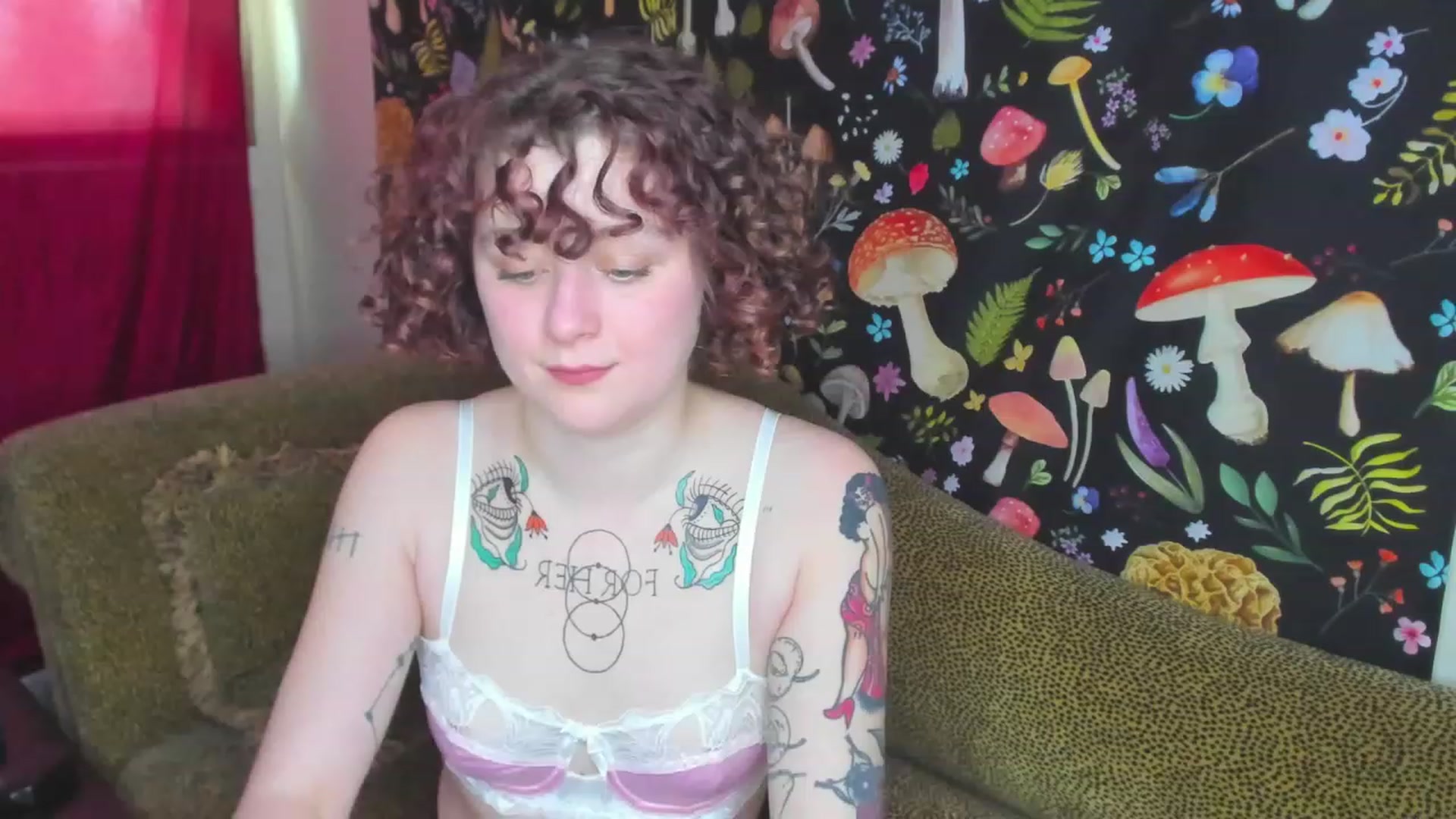 Gallery image thumbnail from PeachyQueen_'s myfreecams stream on, 12/21/2022, 18:33 image 15 of 20