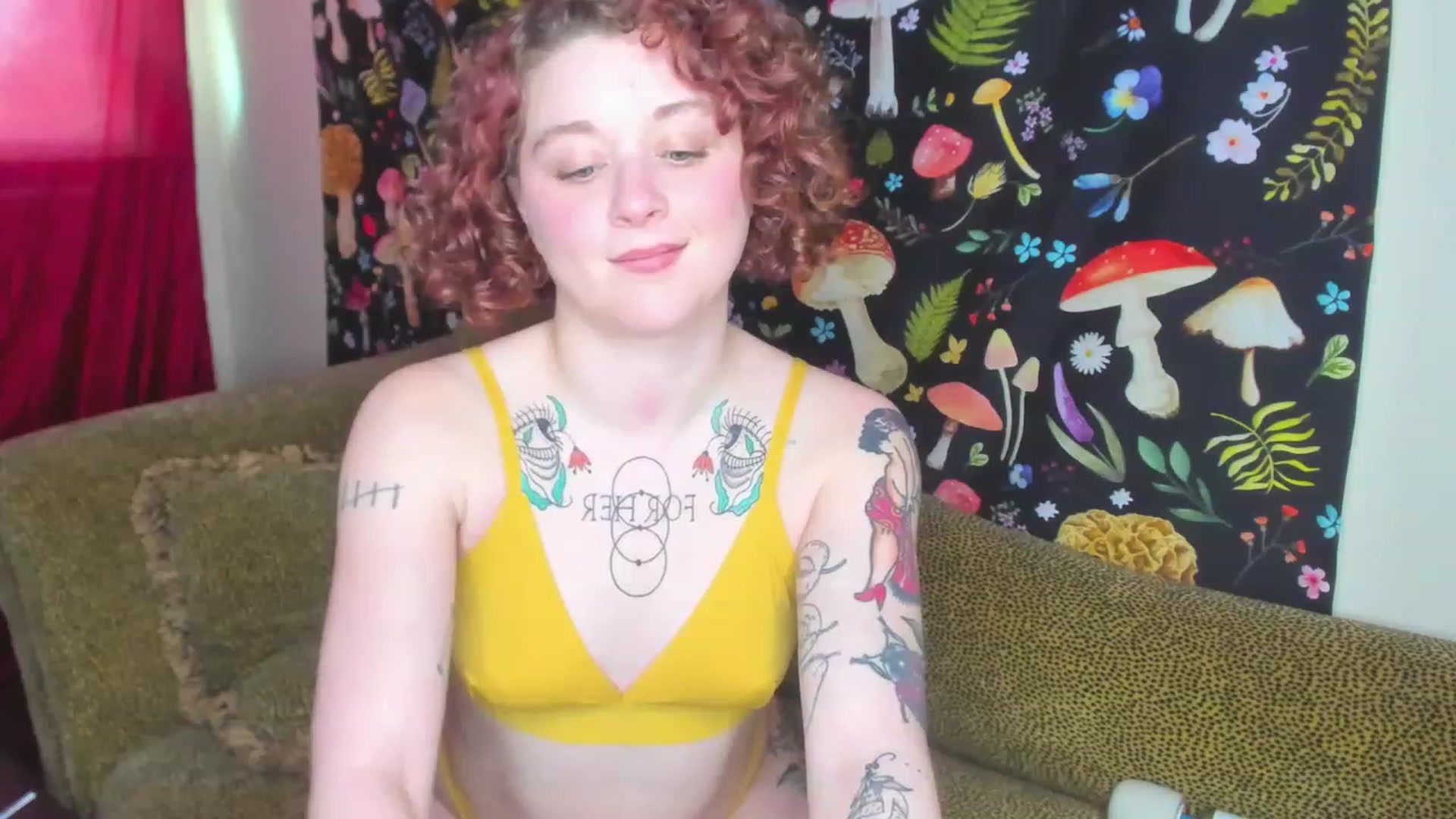 Gallery image thumbnail from PeachyQueen_'s myfreecams stream on, 01/04/2023, 20:45 image 8 of 20